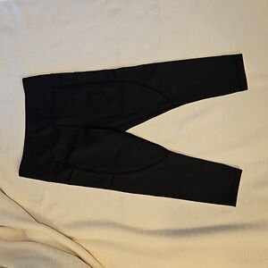 Zyia Black Capri Leggings